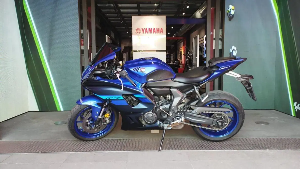 Yamaha YZF R7 (2021 - 25) 