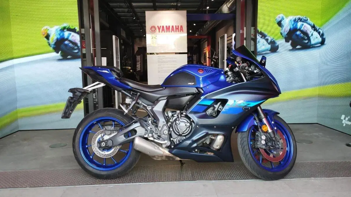 Yamaha YZF R7 (2021 - 25)  (4)