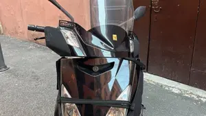 Yamaha X-Max 250 (2007 - 09)  (4)