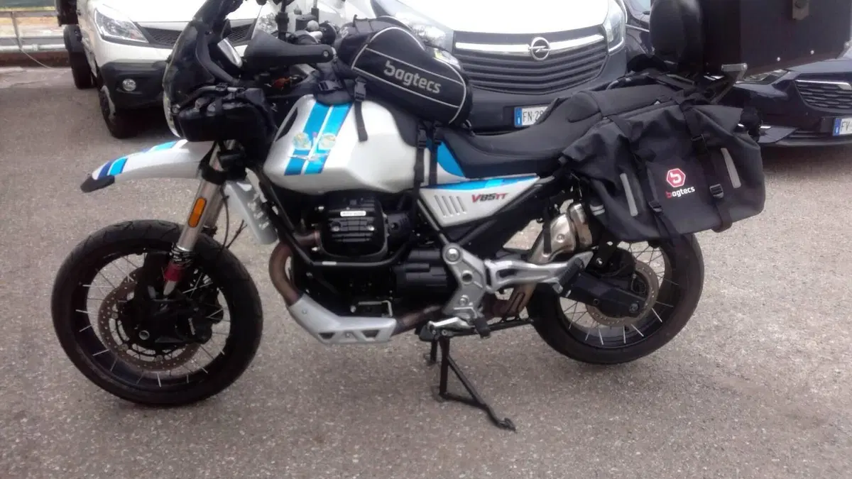 Moto Guzzi V85 TT (2021 - 23) 