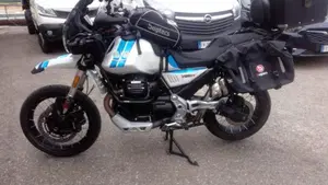 Moto Guzzi V85 TT (2021 - 23) 
