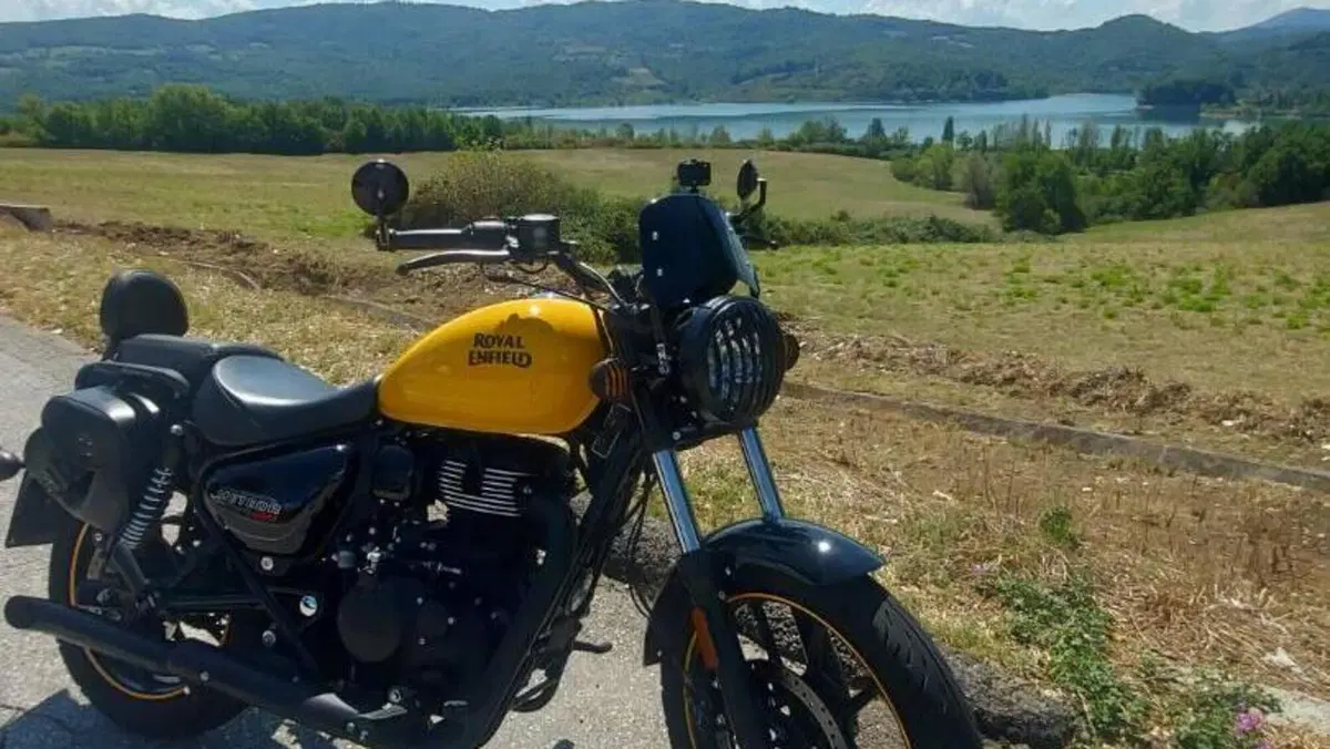 Royal Enfield Meteor 350 (2021 - 26)  (2)