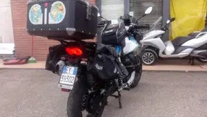 Moto Guzzi V85 TT (2021 - 23)  (7)