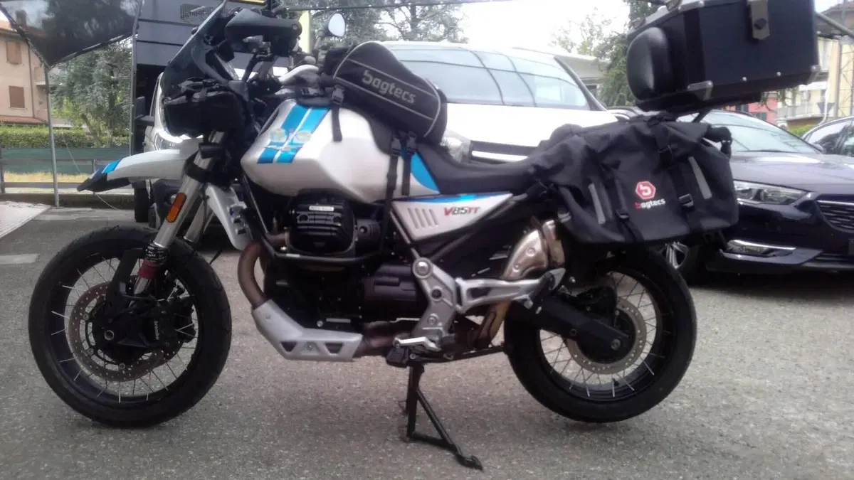Moto Guzzi V85 TT (2021 - 23)  (9)