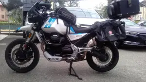 Moto Guzzi V85 TT (2021 - 23)  (9)