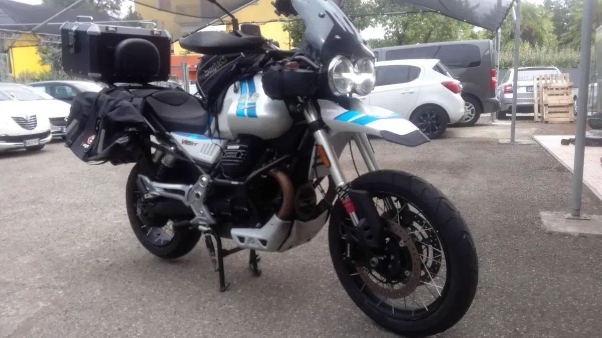 Moto Guzzi V85 TT (2021 - 23)  (15)