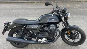 Moto Guzzi V7 III Stone (2017 - 20) 