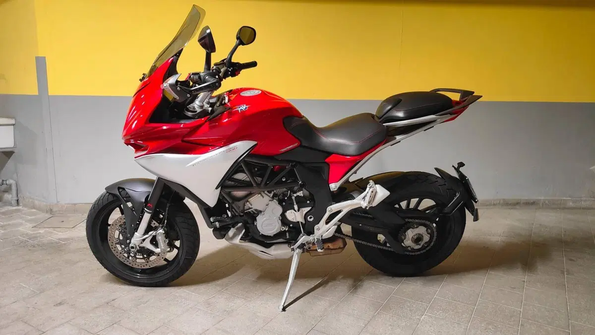 MV Agusta Turismo Veloce 800 (2014 - 16)  (2)