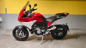 MV Agusta Turismo Veloce 800 (2014 - 16)  (2)