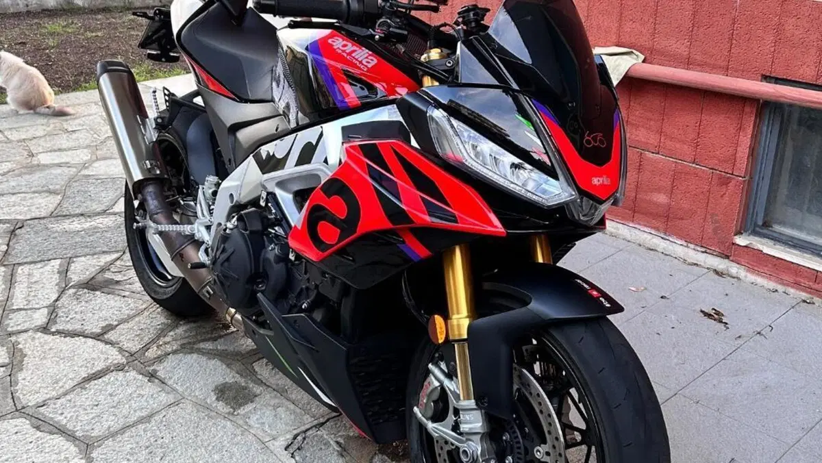 Aprilia Tuono V4 Factory (2021 - 24) 