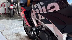 Aprilia Tuono V4 Factory (2021 - 24)  (2)