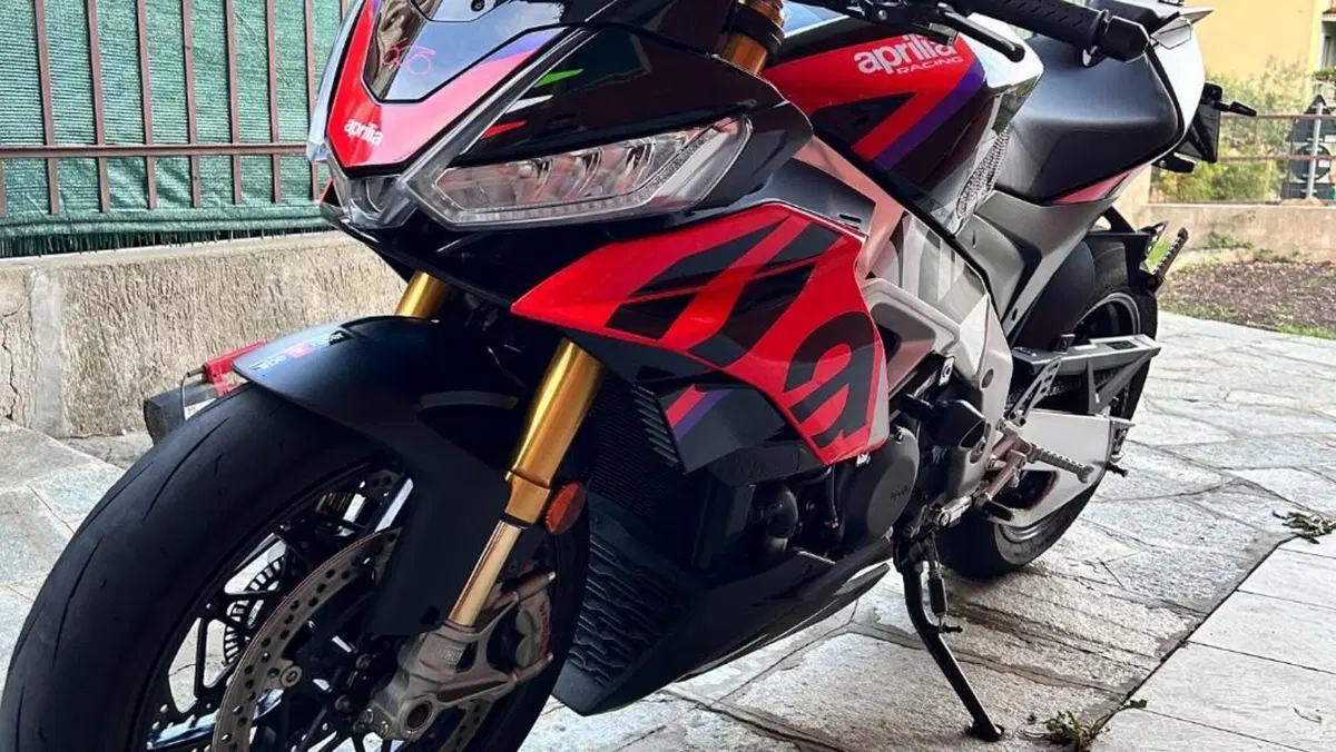 Aprilia Tuono V4 Factory (2021 - 24)  (3)