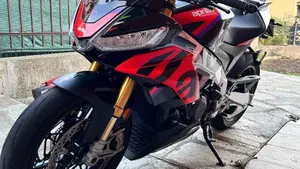 Aprilia Tuono V4 Factory (2021 - 24)  (3)