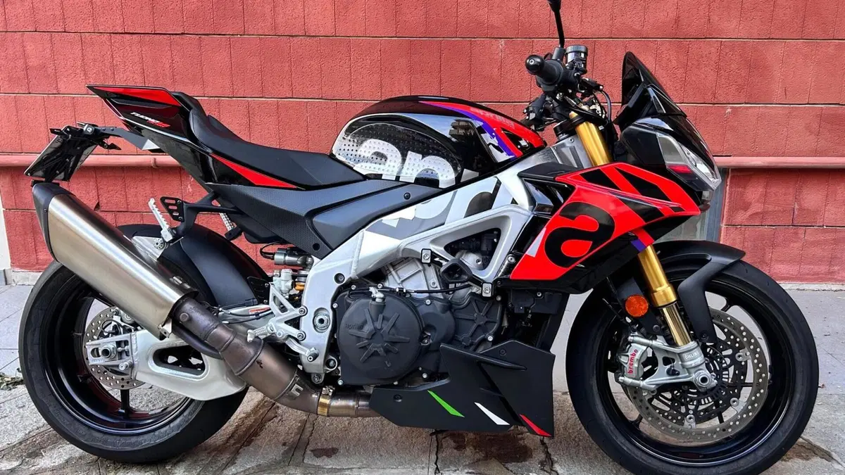 Aprilia Tuono V4 Factory (2021 - 24)  (4)
