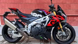 Aprilia Tuono V4 Factory (2021 - 24)  (4)