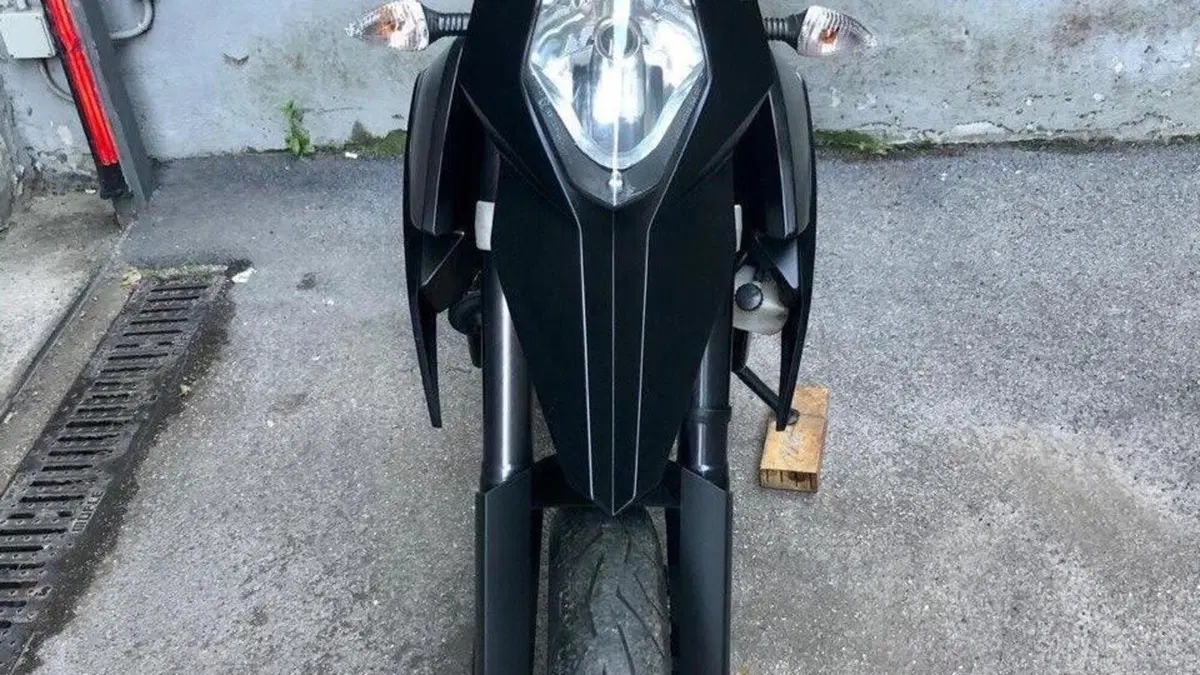 KTM 690 Supermoto  (2)