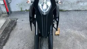 KTM 690 Supermoto  (2)