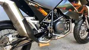 KTM 690 Supermoto  (7)
