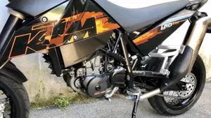 KTM 690 Supermoto  (9)