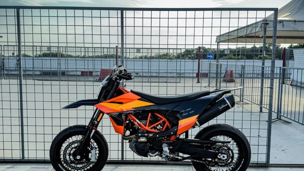 KTM 690 SMC R (2023 - 25)  (2)