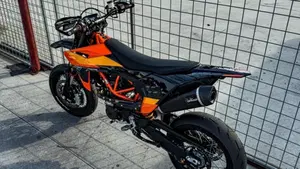 KTM 690 SMC R (2023 - 25)  (3)