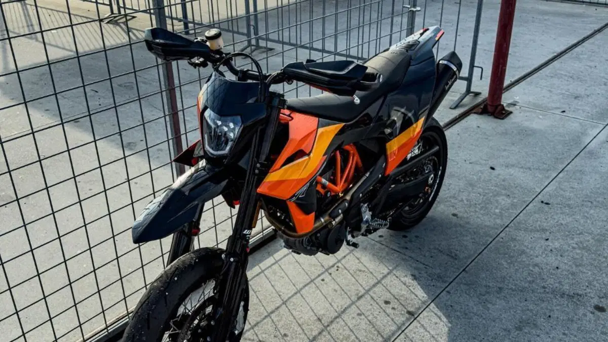 KTM 690 SMC R (2023 - 25)  (4)