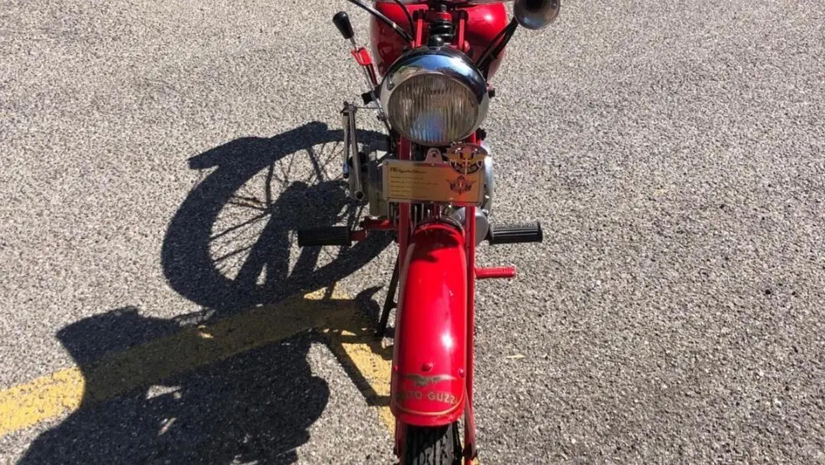 Moto Guzzi   (2)