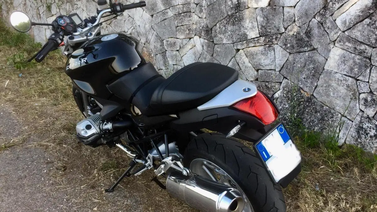 Bmw R 1200 R (2006 - 11)  (2)