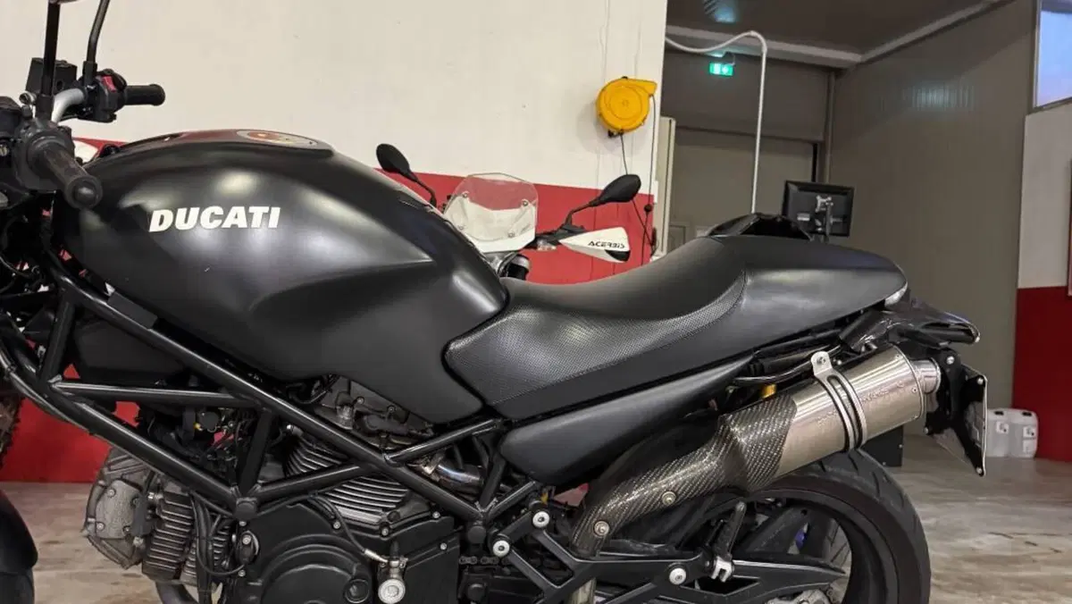 Ducati Monster 695 (2006 - 08)  (5)