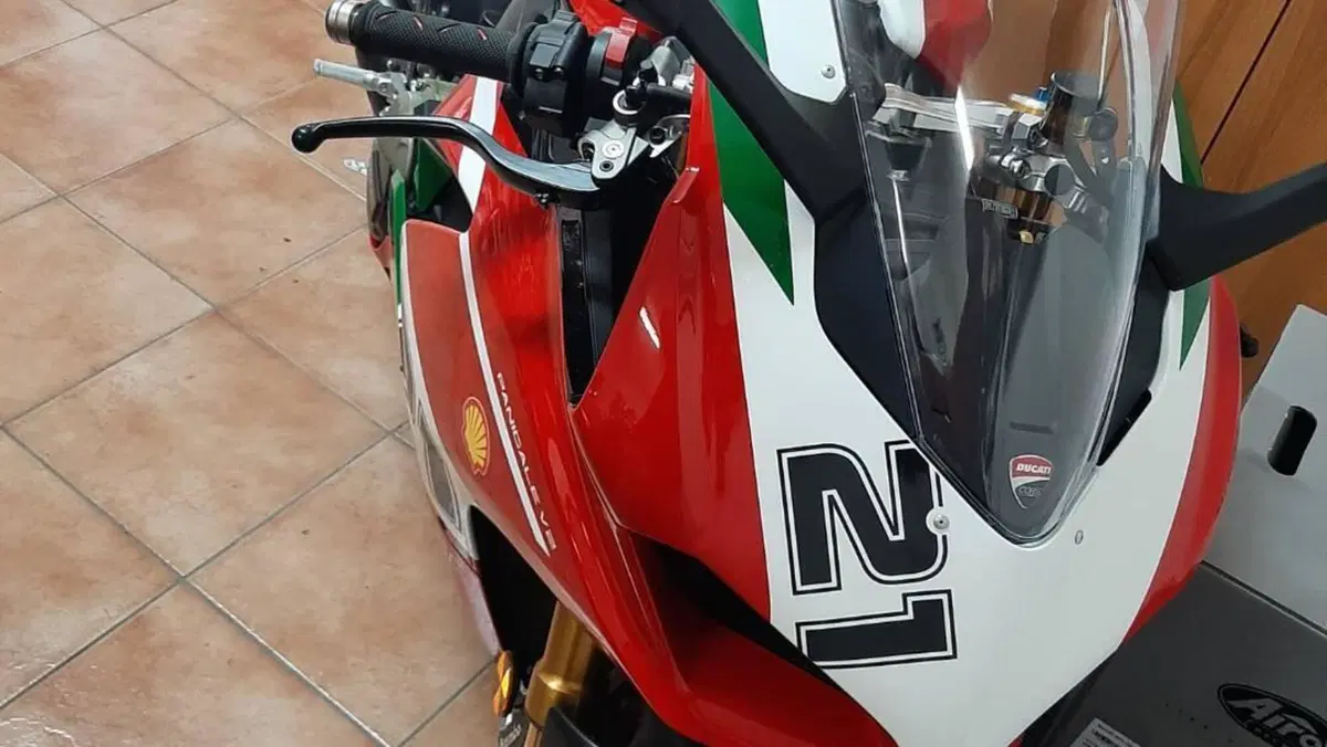 Ducati Panigale V2 Bayliss 1st Championship 20th Anniversary (2021 - 24)  (2)