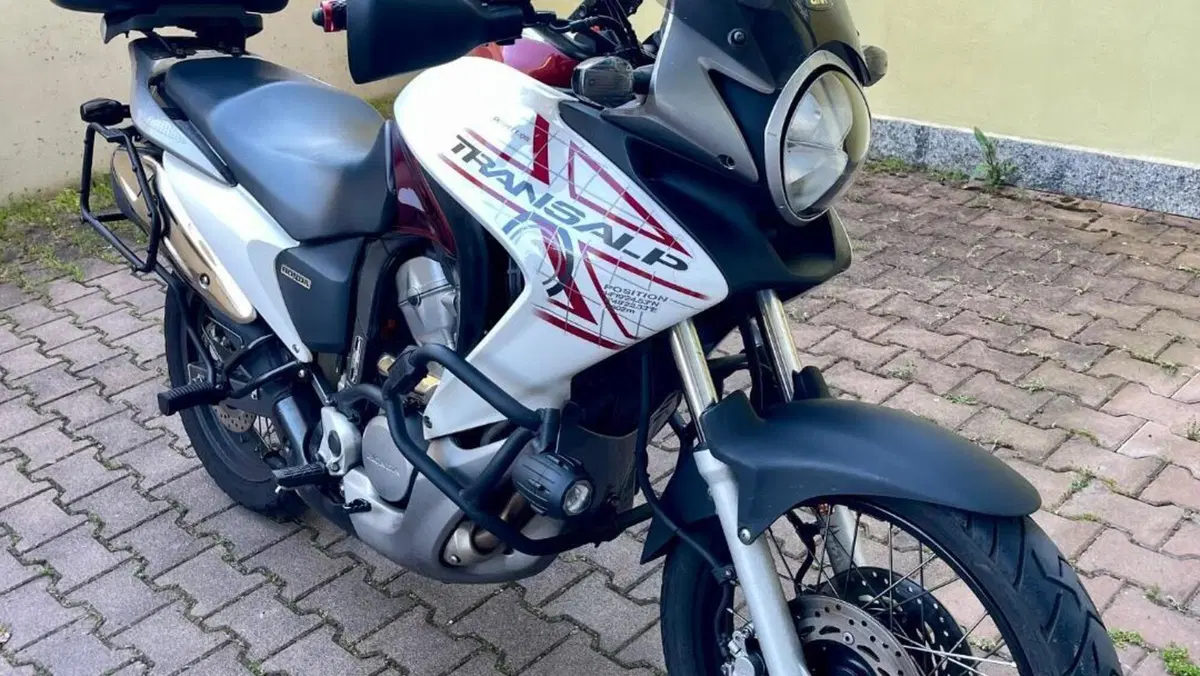 Honda Transalp XL 700 V (2007 - 2013)  (6)