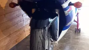 Suzuki GSX R 600 (2001 - 03)  (10)