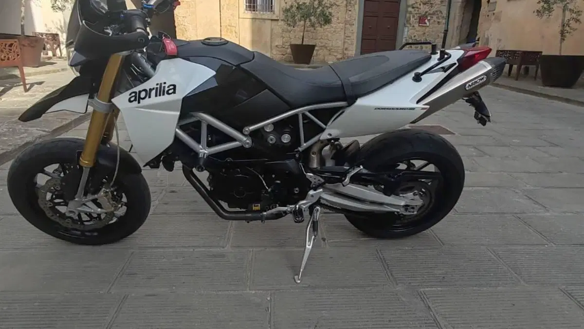 Aprilia Dorsoduro 750 (2009 - 14)  (6)