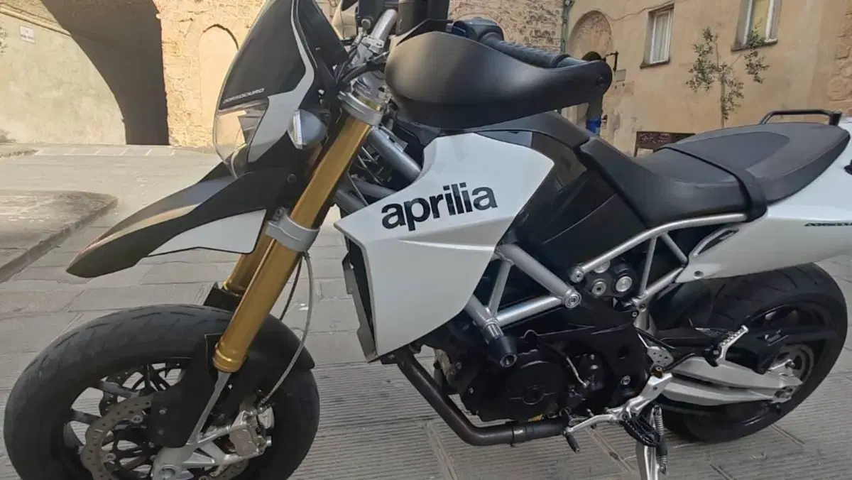 Aprilia Dorsoduro 750 (2009 - 14)  (7)