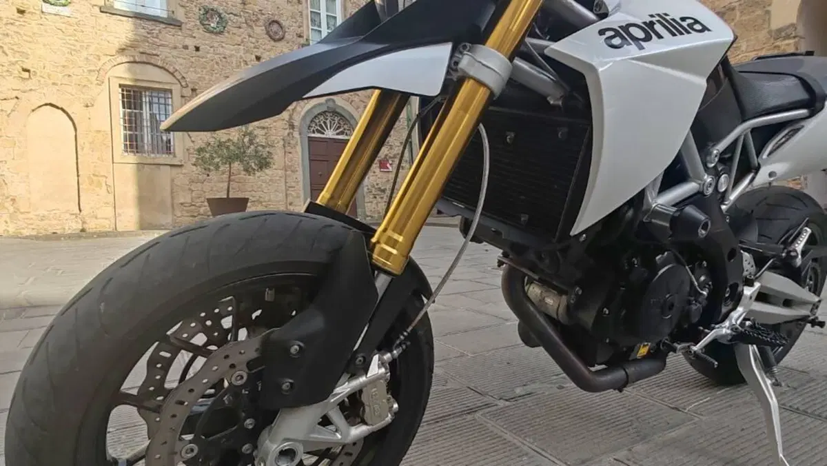 Aprilia Dorsoduro 750 (2009 - 14)  (8)