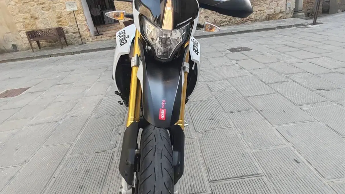 Aprilia Dorsoduro 750 (2009 - 14)  (9)