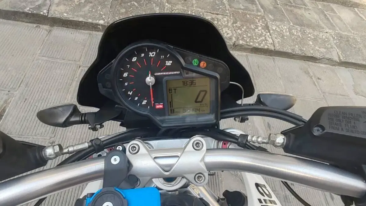 Aprilia Dorsoduro 750 (2009 - 14)  (13)