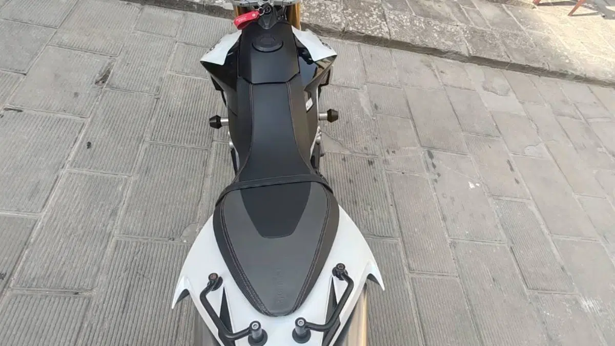 Aprilia Dorsoduro 750 (2009 - 14)  (14)