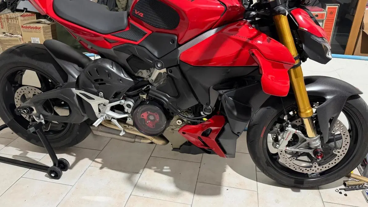Ducati Streetfighter V4 S (2025 - 26)  (2)