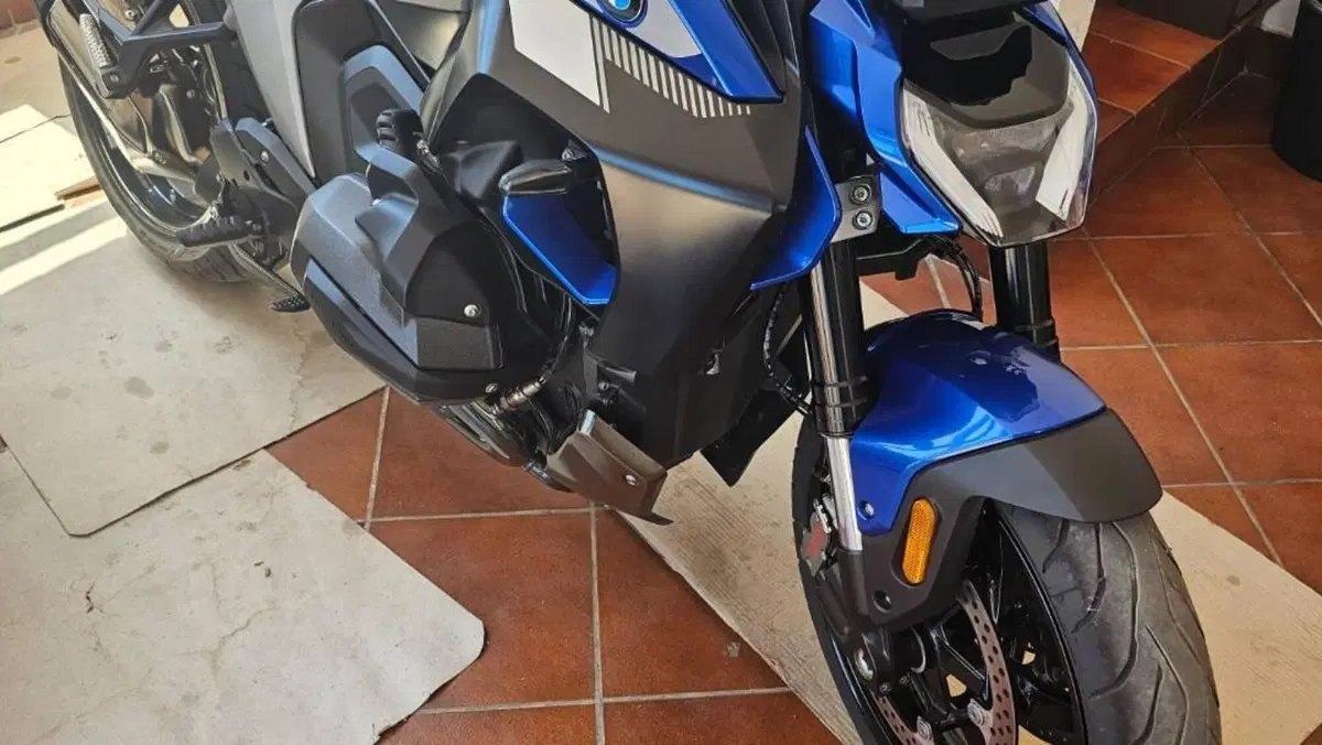 Bmw R 1300 R (2026 - 27)  (4)