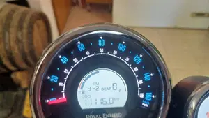 Royal Enfield Meteor 350 (2021 - 26)  (6)