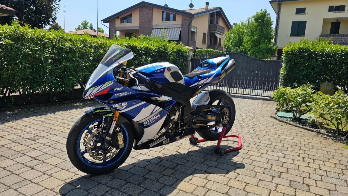 Yamaha YZF R1 (2007 - 08) 