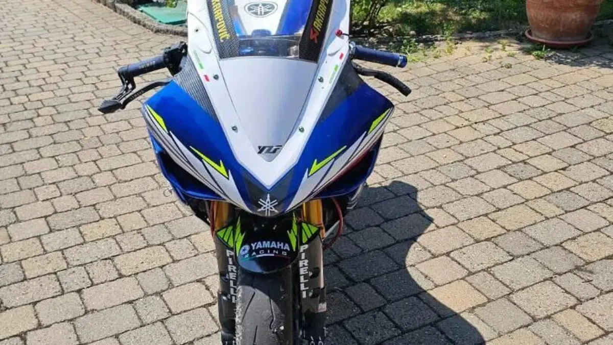 Yamaha YZF R1 (2007 - 08)  (2)