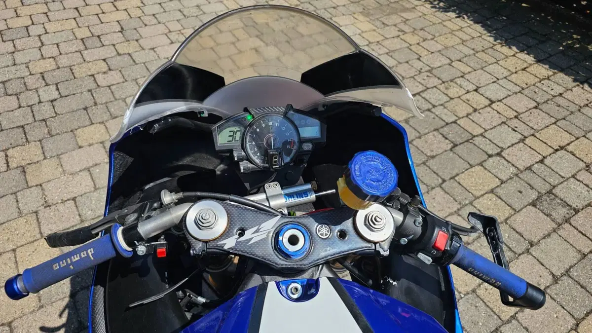 Yamaha YZF R1 (2007 - 08)  (5)
