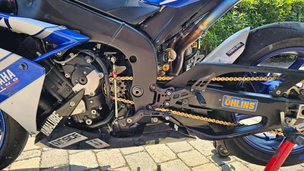 Yamaha YZF R1 (2007 - 08)  (7)