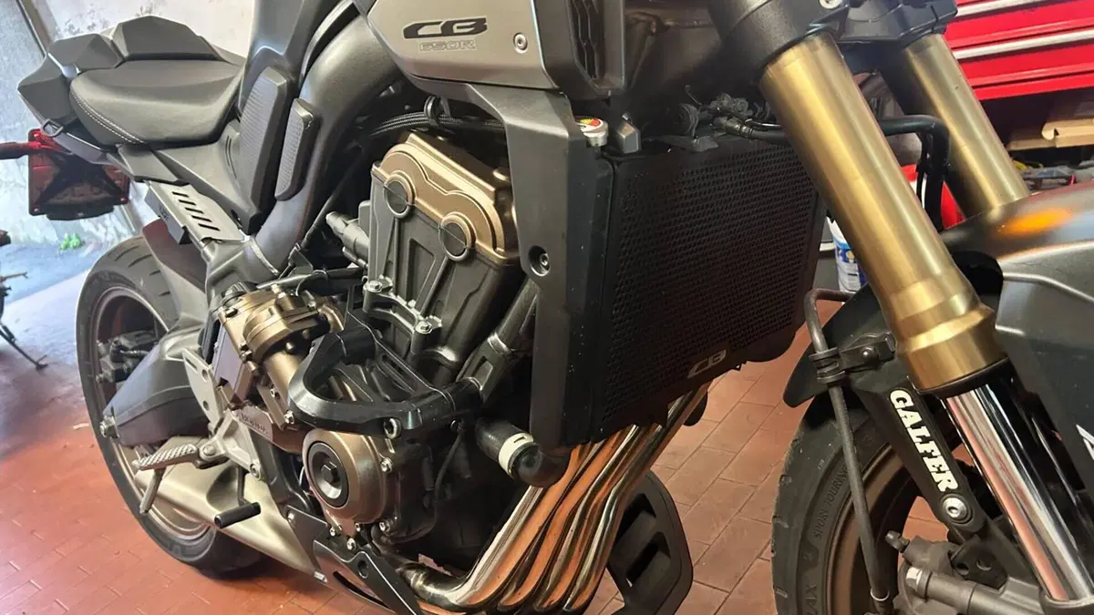Honda CB 650 R E-Clutch (2024 - 26)  (4)