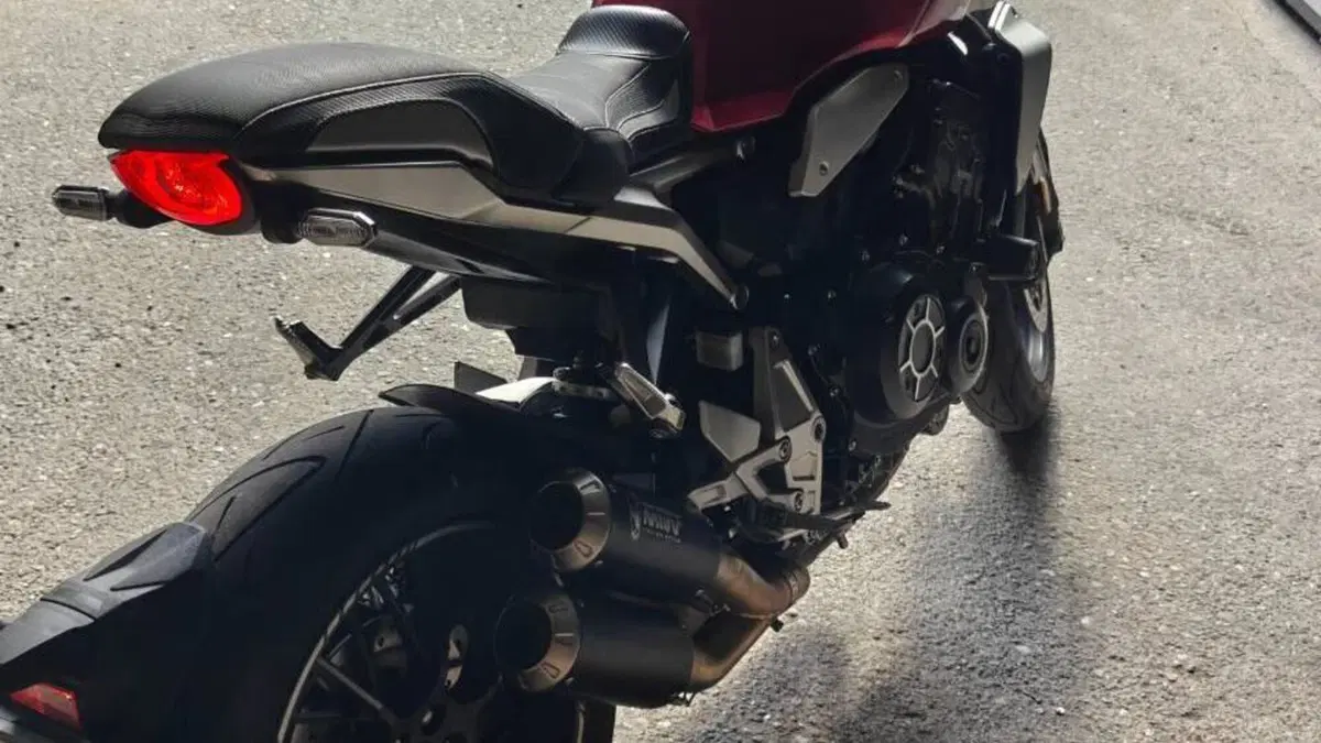 Honda CB 1000 R (2021 - 25)  (11)