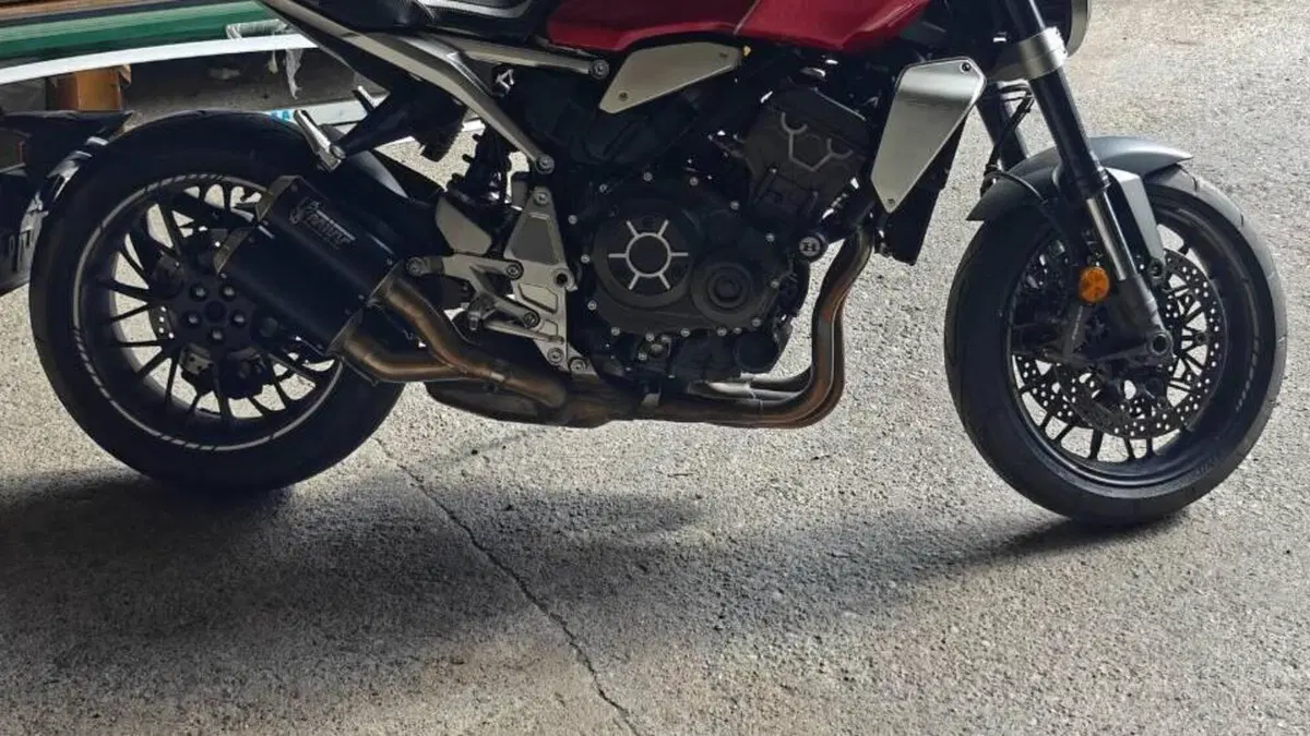 Honda CB 1000 R (2021 - 25)  (13)