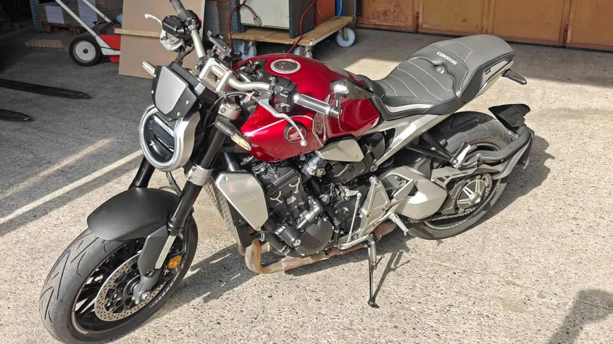 Honda CB 1000 R (2021 - 25)  (3)