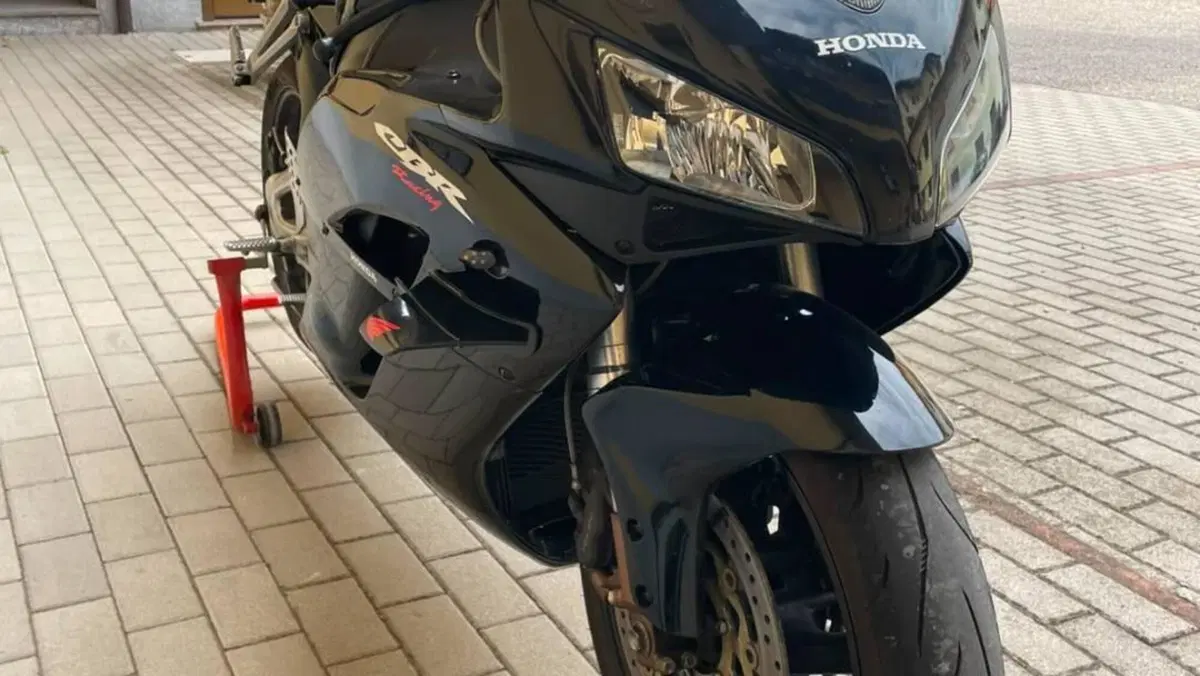 Honda CBR 1000 RR Fireblade (2004 - 05) 
